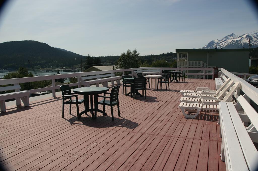 Captain'S Choice Motel Хейнс Экстерьер фото