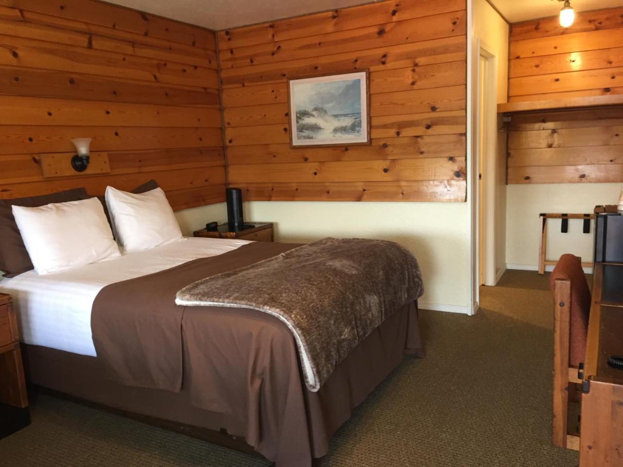 Captain'S Choice Motel Хейнс Экстерьер фото
