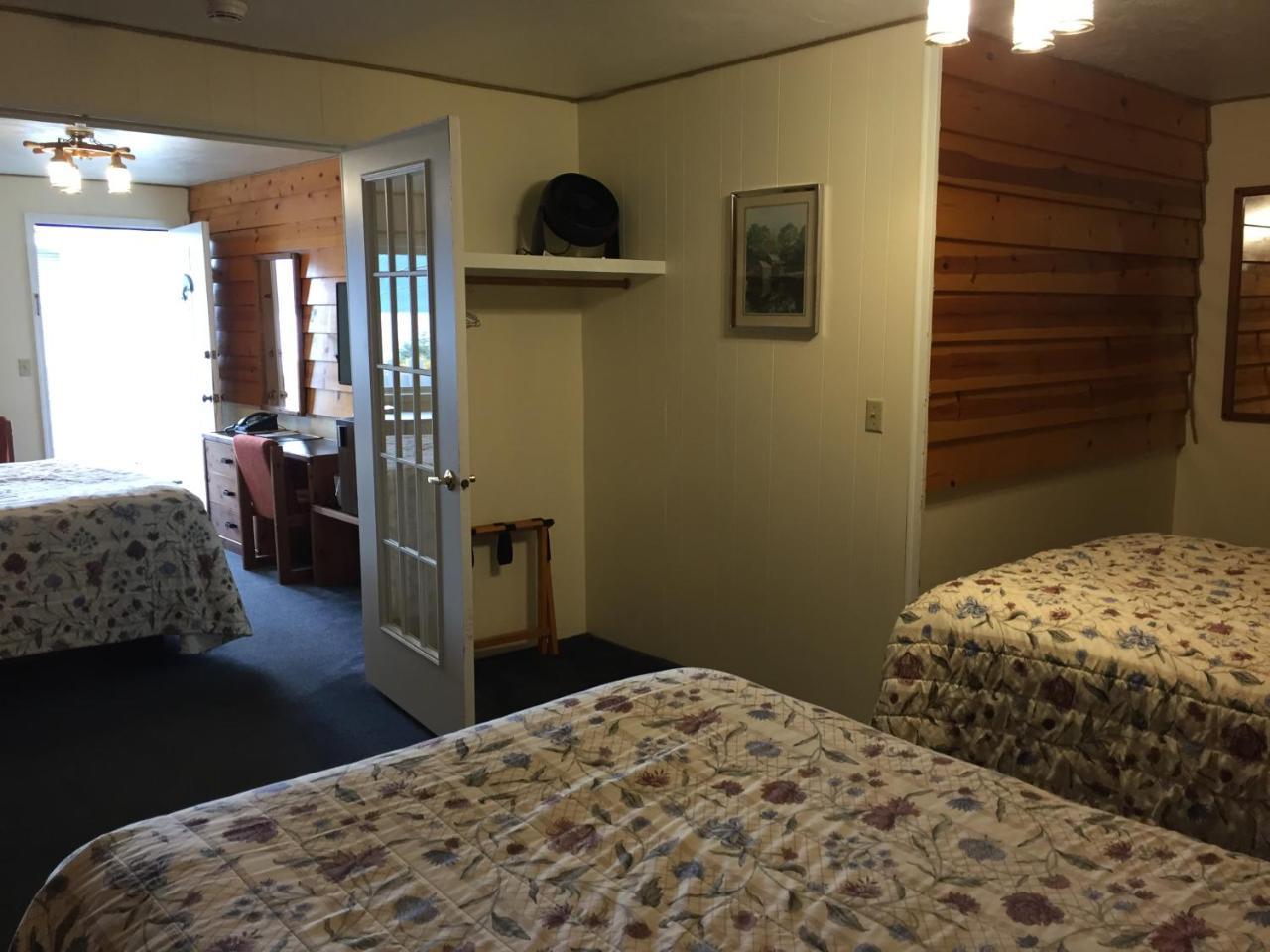 Captain'S Choice Motel Хейнс Экстерьер фото