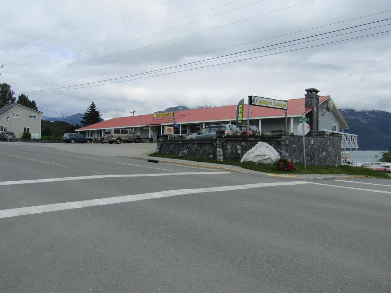 Captain'S Choice Motel Хейнс Экстерьер фото