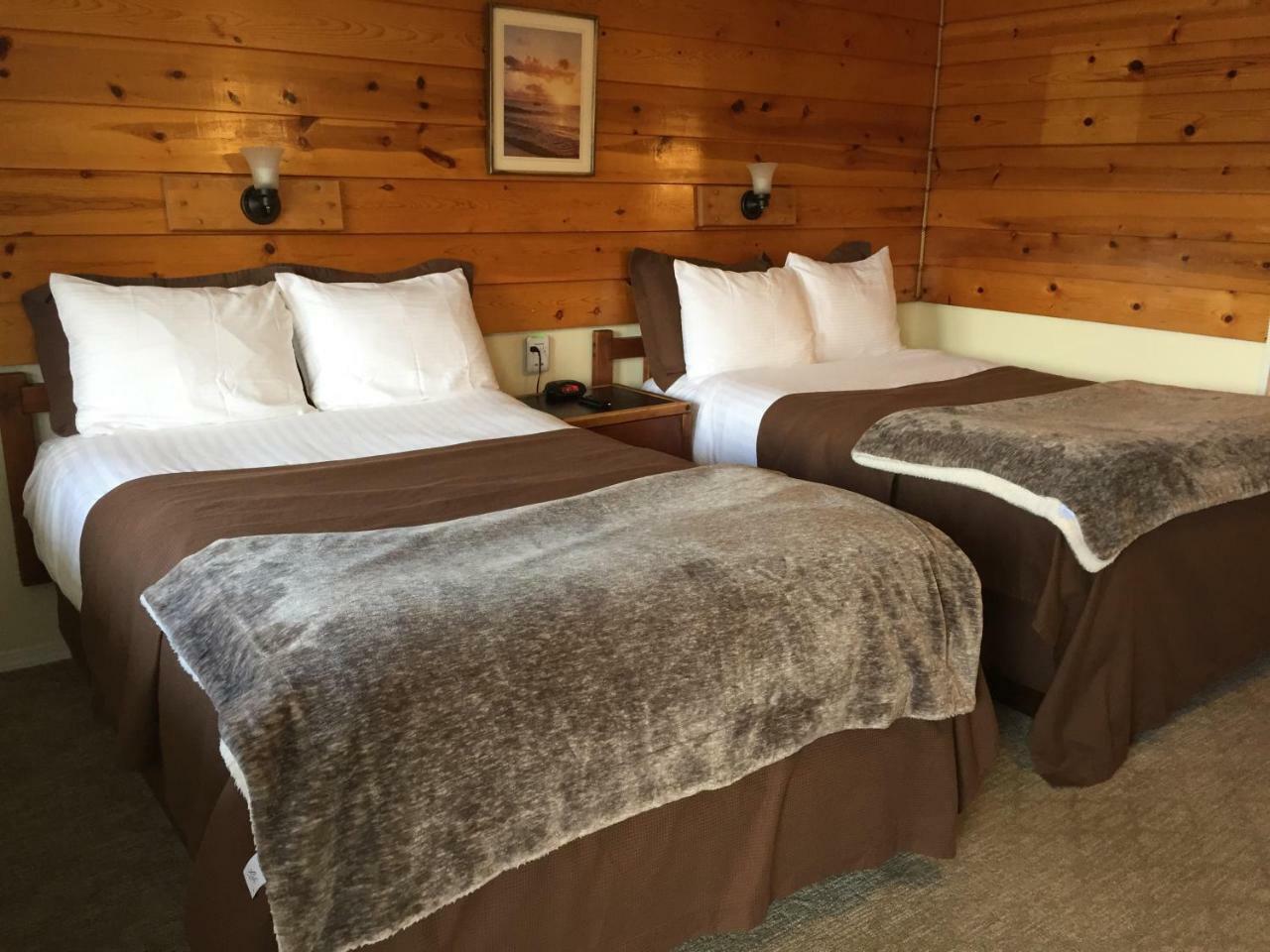 Captain'S Choice Motel Хейнс Экстерьер фото
